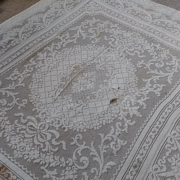 Vintage Table Cloth 65" x 80" - Picture 8 of 9